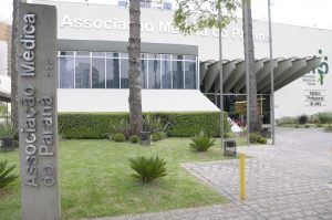Fachada da Associação Médica do Paraná